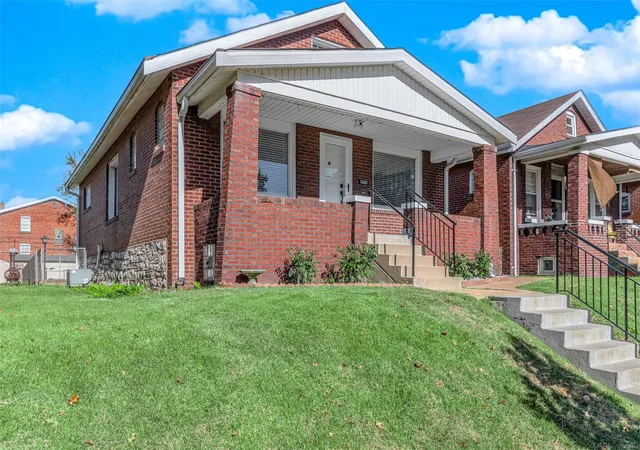 Photo 1 of Single family home for sale at 5225 Quincy St, Saint Louis, MO 63109 | MLS# 25029541 | Listing updated on 2025-05-06
