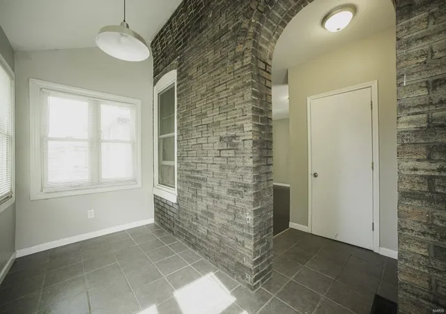 Photo 3 of Single family home for sale at 4343 Neosho St, Saint Louis, MO 63116 | MLS# 25029589 | Listing updated on 2025-05-06