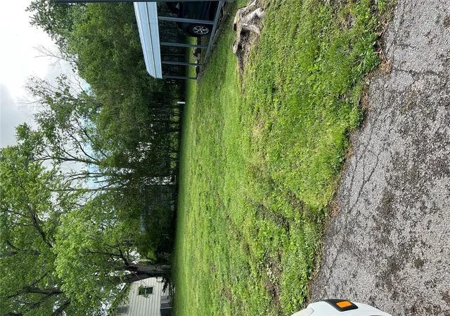 Photo 3 of Single family home for sale at 309 Central Ave, Marble Hill, MO 63764 | MLS# 25029660 | Listing updated on 2025-05-06