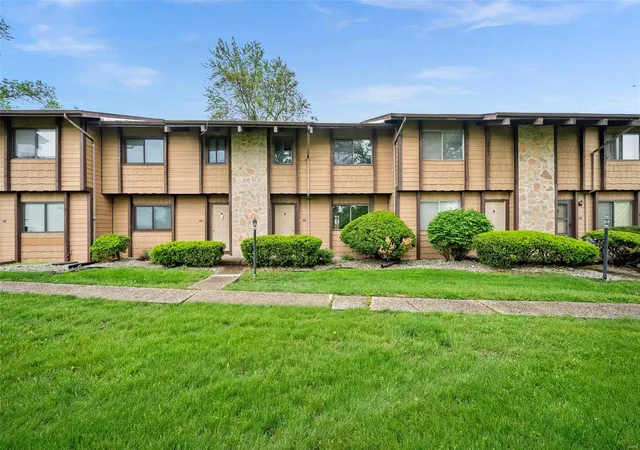 Photo 1 of Townhouse for sale at 2104 Gascony Dr #2104, Lake Saint Louis, MO 63367 | MLS# 25029680 | Listing updated on 2025-05-07