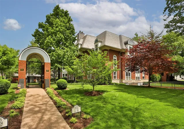 Condo for sale at 4225 W Pine Blvd #18, Saint Louis, MO 63108 | MLS# 25029695 | Listing updated on 2025-05-07