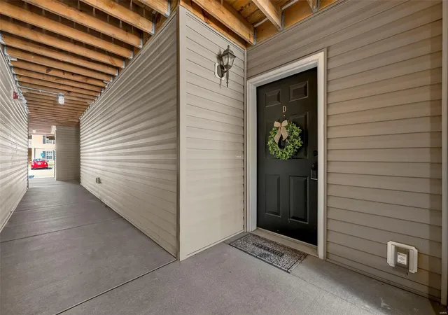 Photo 3 of Condo for sale at 9732 Crayford Rd #5D, Saint Louis, MO 63123 | MLS# 25029826 | Listing updated on 2025-05-08