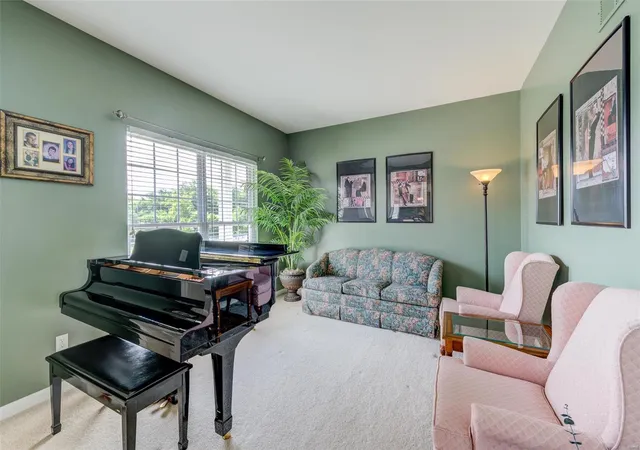 Photo 2 of Single family home for sale at 41 Deer Crk Dr, O Fallon, MO 63366 | MLS# 25029948 | Listing updated on 2025-05-07