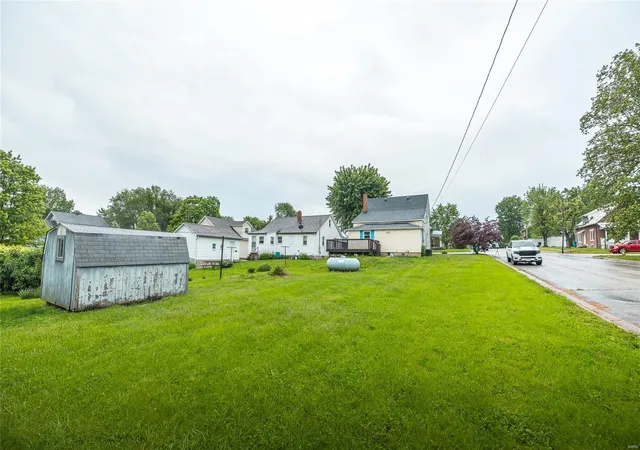 Photo 30 of Single family home for sale at 301 E Washington Ave, Owensville, MO 65066 | MLS# 25029950 | Listing updated on 2025-05-08