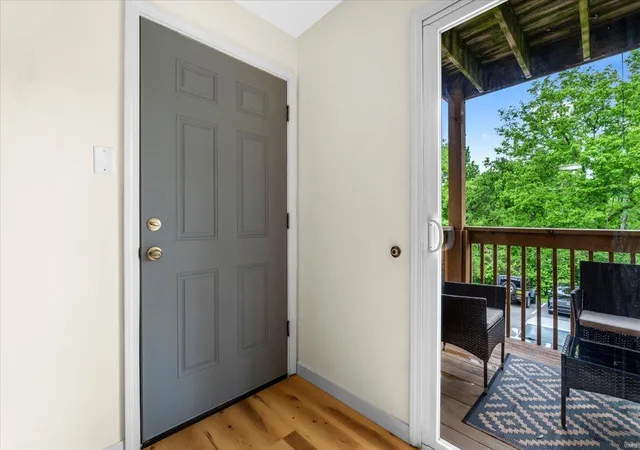 Photo 3 of Condo for sale at 2745 Westphalia Ct #C, Saint Louis, MO 63129 | MLS# 25030076 | Listing updated on 2025-05-07