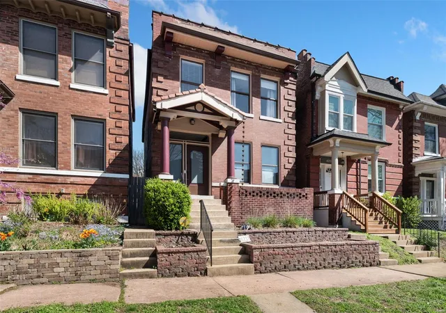 Photo 1 of Sale Pending at 4237 Botanical Ave, Saint Louis, MO 63110 | MLS# 25030113 | Listing updated on 2025-05-07