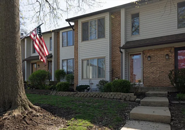 Photo 3 of Townhouse for sale at 62 Spring Song Ct #D, Saint Peters, MO 63376 | MLS# 25030148 | Listing updated on 2025-05-08