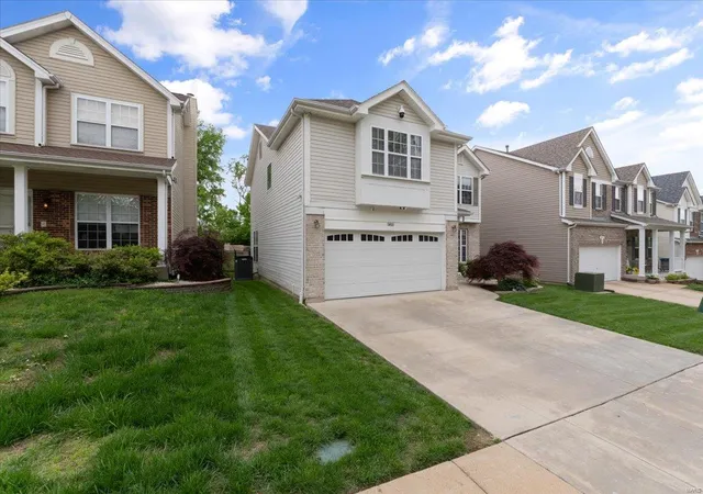 Photo 2 of Single family home for sale at 5810 Southcrest Way, Saint Louis, MO 63129 | MLS# 25030167 | Listing updated on 2025-05-07