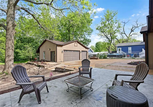 Photo 2 of Single family home for sale at 3554 Brown Rd, Saint Louis, MO 63114 | MLS# 25030260 | Listing updated on 2025-05-08