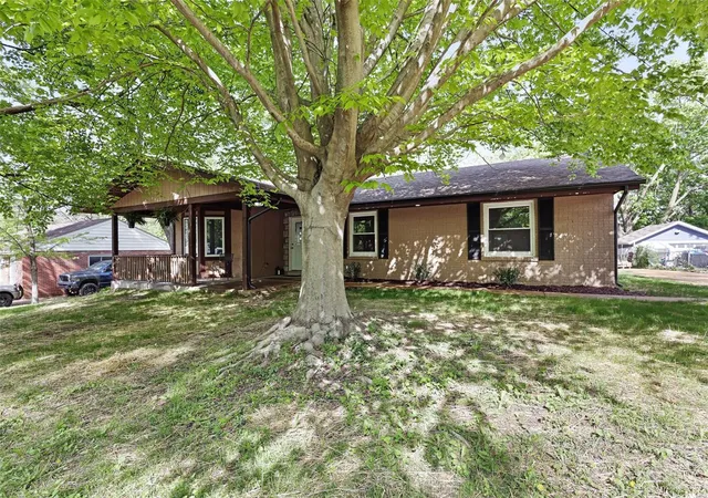 Photo 47 of Single family home for sale at 3554 Brown Rd, Saint Louis, MO 63114 | MLS# 25030260 | Listing updated on 2025-05-08