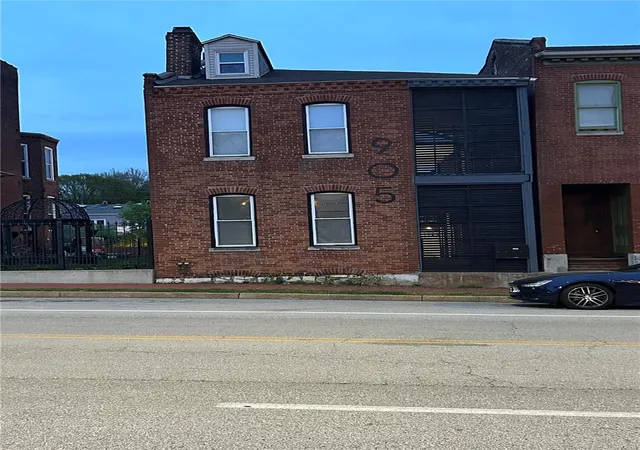 Photo 1 of Multi family home for sale at 905 Park Ave, Saint Louis, MO 63104 | MLS# 25030287 | Listing updated on 2025-05-12