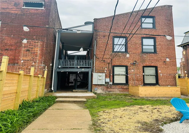 Photo 2 of Multi family home for sale at 905 Park Ave, Saint Louis, MO 63104 | MLS# 25030287 | Listing updated on 2025-05-12