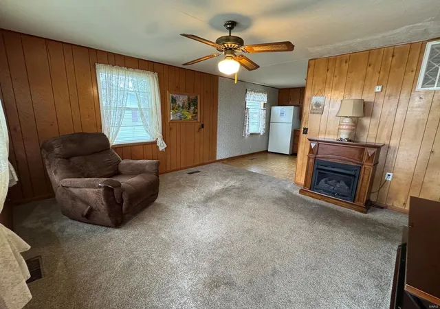 Photo 2 of Single family home for sale at 104 Day Ave, Bernie, MO 63822 | MLS# 25030304 | Listing updated on 2025-05-08