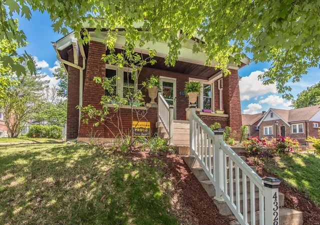 Photo 2 of Single family home for sale at 4328 S 38th Street, Saint Louis, MO 63116 | MLS# 25030314 | Listing updated on 2025-05-08