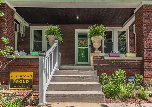 Photo 3 of Single family home for sale at 4328 S 38th Street, Saint Louis, MO 63116 | MLS# 25030314 | Listing updated on 2025-05-08