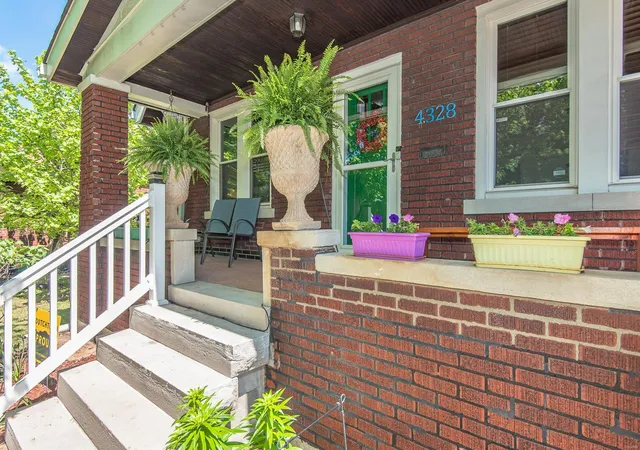 Photo 4 of Single family home for sale at 4328 S 38th Street, Saint Louis, MO 63116 | MLS# 25030314 | Listing updated on 2025-05-08