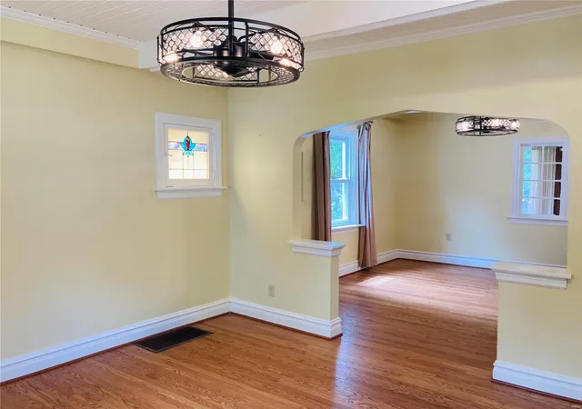 Photo 2 of Single family home for sale at 2733 Hermitage Ave, Saint Louis, MO 63143 | MLS# 25030413 | Listing updated on 2025-05-08
