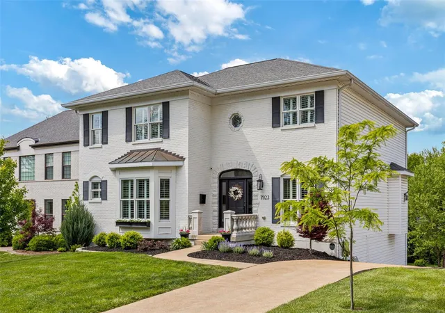 Photo 2 of Single family home for sale at 7923 Lafon Pl, Saint Louis, MO 63130 | MLS# 25030444 | Listing updated on 2025-05-08