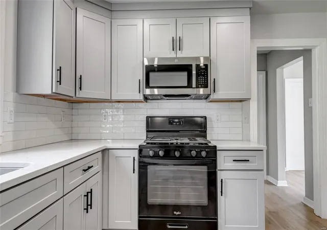 Photo 3 of Single family home for sale at 8955 Forest Ave, Saint Louis, MO 63114 | MLS# 25030455 | Listing updated on 2025-05-12