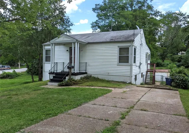 Photo 1 of Single family home for sale at 3126 Sims Ave, Saint Louis, MO 63114 | MLS# 25030485 | Listing updated on 2025-05-09