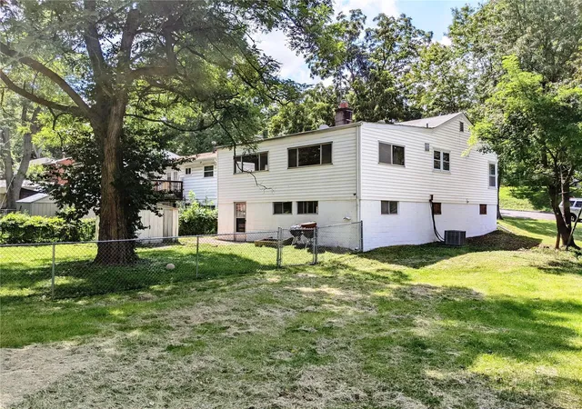 Photo 3 of Single family home for sale at 3126 Sims Ave, Saint Louis, MO 63114 | MLS# 25030485 | Listing updated on 2025-05-09