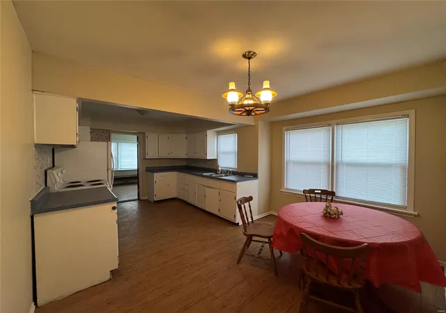 Photo 4 of Single family home for sale at 10235 Saint Anthony Ln, Saint Ann, MO 63074 | MLS# 25030494 | Listing updated on 2025-05-09