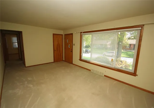 Photo 3 of Single family home for sale at 9844 Boulder Ct, Saint Louis, MO 63119 | MLS# 25030732 | Listing updated on 2025-05-09