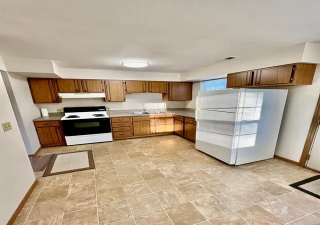 Photo 3 of Multi family home for sale at 403 Emmons Ave, Saint Charles, MO 63301 | MLS# 25030738 | Listing updated on 2025-05-10