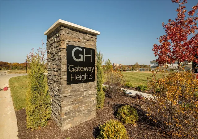 Photo 10 of Townhouse for sale at 8924 Gateway Cir, Saint Louis, MO 63144 | MLS# 25030742 | Listing updated on 2025-05-10
