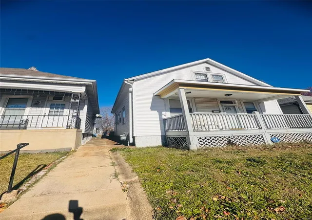 Photo 3 of Single family home for sale at 4357 Wallace St, Saint Louis, MO 63116 | MLS# 25030787 | Listing updated on 2025-05-10