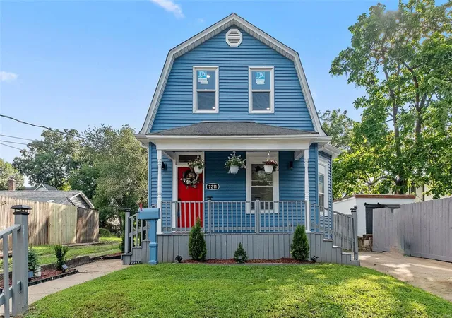 Photo 1 of Single family home for sale at 7211 Kensington Ave, Saint Louis, MO 63143 | MLS# 25030838 | Listing updated on 2025-05-10