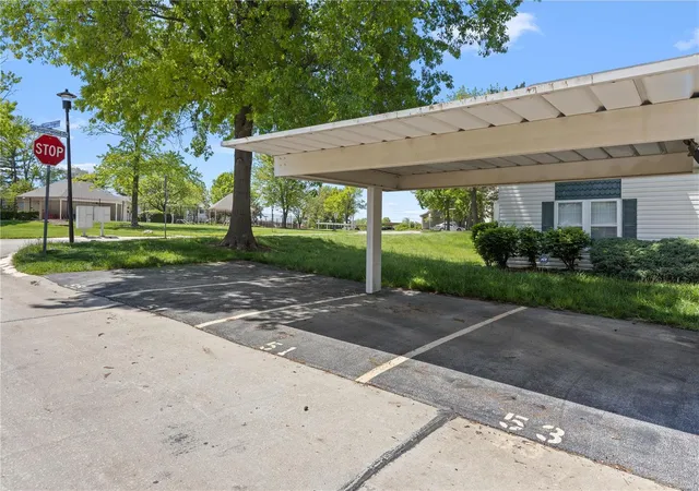 Photo 2 of Condo for sale at 51 Sugar Ridge Ct, Saint Peters, MO 63376 | MLS# 25030856 | Listing updated on 2025-05-12