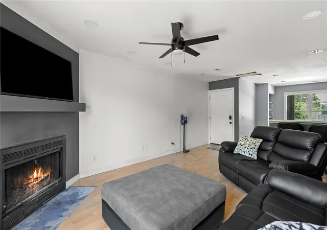 Photo 3 of Condo for sale at 34 Sugar Grv Ct, Saint Peters, MO 63376 | MLS# 25030858 | Listing updated on 2025-05-11
