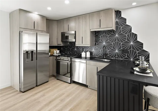 Photo 2 of Single family home for sale at 7544 Melrose Ave, Saint Louis, MO 63130 | MLS# 25030878 | Listing updated on 2025-05-12