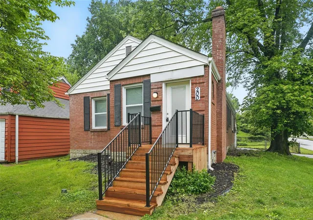 Photo 1 of Single family home for sale at 200 Thoroughman Ave, Saint Louis, MO 63135 | MLS# 25030974 | Listing updated on 2025-05-12