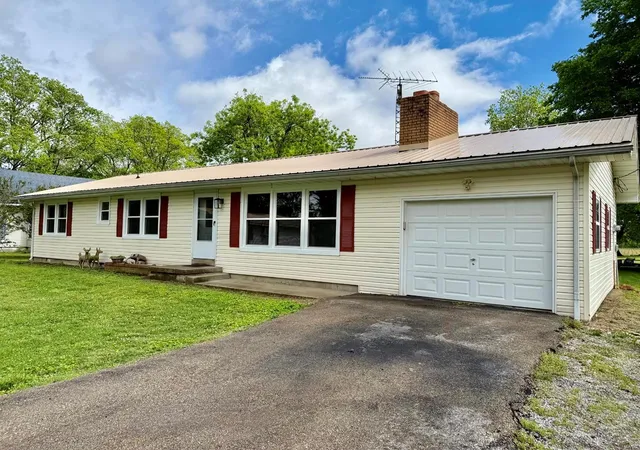 Photo 14 of Single family home for sale at 25804 State Hwy O, Oran, MO 63771 | MLS# 25030991 | Listing updated on 2025-05-12