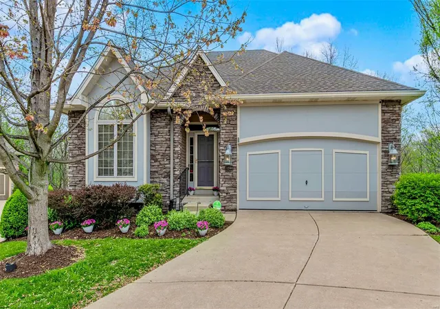 Photo 2 of Single family home for sale at 1204 Cobblestone Terr, Lake Saint Louis, MO 63367 | MLS# 25031168 | Listing updated on 2025-05-12