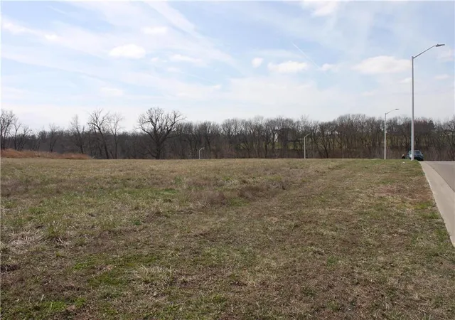 Photo 3 of Land for sale at 10008 N Cypress (Lt 7) Ave, Kansas City, MO 64156 | MLS# 2367748 | Listing updated on 2026-02-16