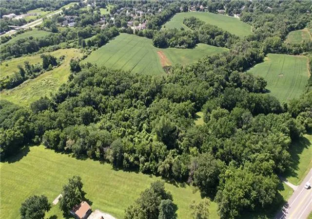 3rd image of 4411 Rochester Rd, Saint Joseph, MO 64506 | MLS# 2403661