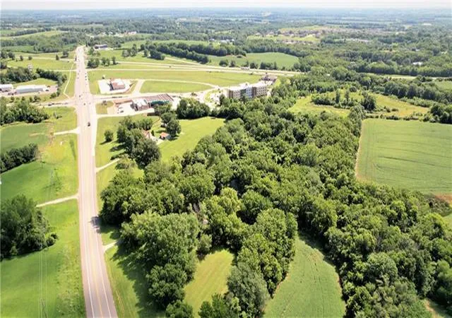 4th image of 4411 Rochester Rd, Saint Joseph, MO 64506 | MLS# 2403661