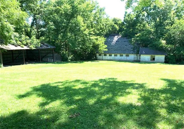 10th image of 4411 Rochester Rd, Saint Joseph, MO 64506 | MLS# 2403661