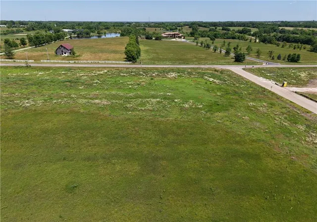 Homes for sale in Stilwell, KS | 20720 Briar St, Stilwell, KS 66085 | MLS# 2407271