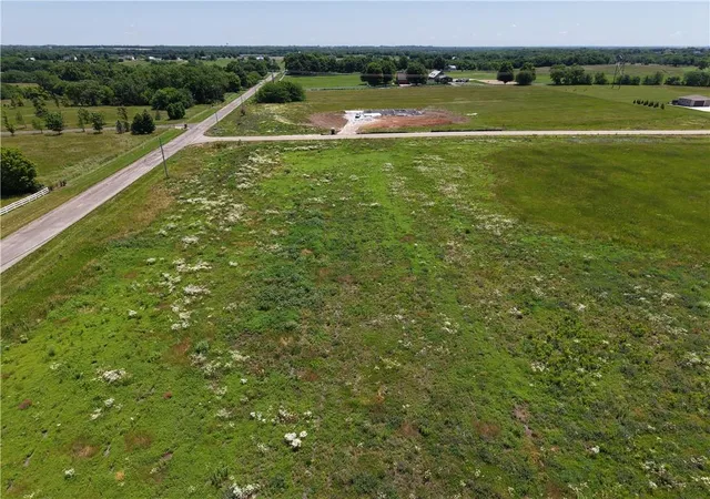 Homes for sale in Stilwell, KS | 20720 Briar St, Stilwell, KS 66085 | MLS# 2407271