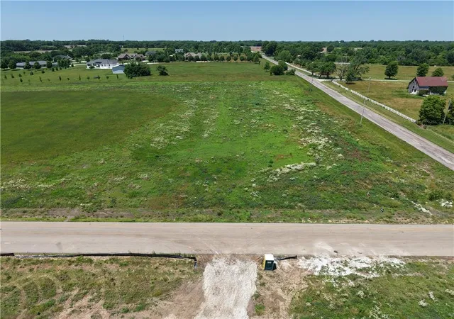 Homes for sale in Stilwell, KS | 20720 Briar St, Stilwell, KS 66085 | MLS# 2407271