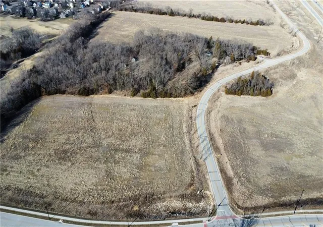 49th image of 6000 Hedge Lane Ter, Shawnee Mission, KS 66226 | MLS# 2414058