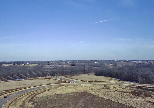 2nd image of 14502 Stringtown Cir, Lake Lotawana, MO 64086 | MLS# 2418698
