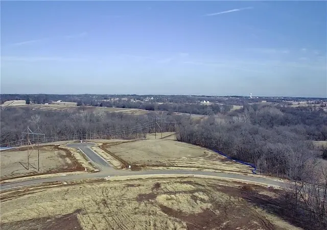 3rd image of 14502 Stringtown Cir, Lake Lotawana, MO 64086 | MLS# 2418698
