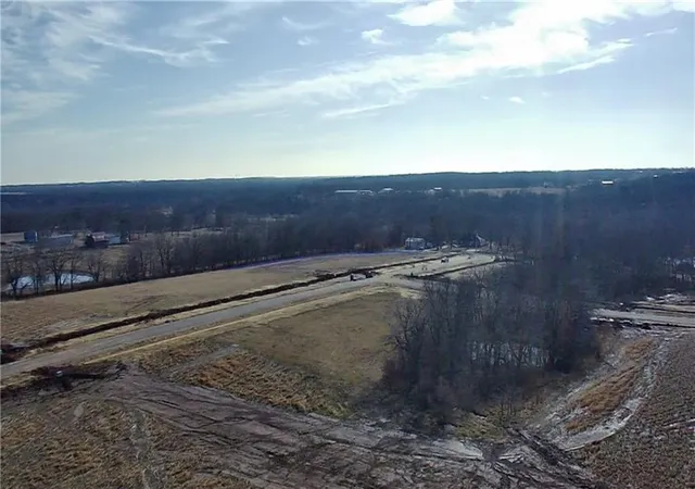 4th image of 14502 Stringtown Cir, Lake Lotawana, MO 64086 | MLS# 2418698