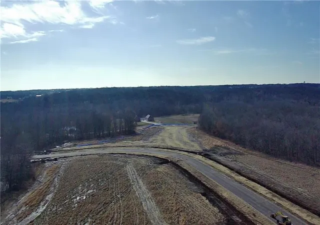5th image of 14516 Stringtown Dr, Lake Lotawana, MO 64086 | MLS# 2418778