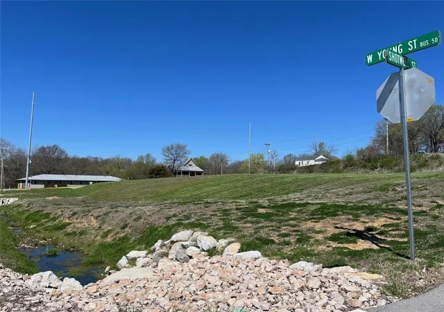 2nd image of 225 W Young St, Warrensburg, MO 64093 | MLS# 2429694